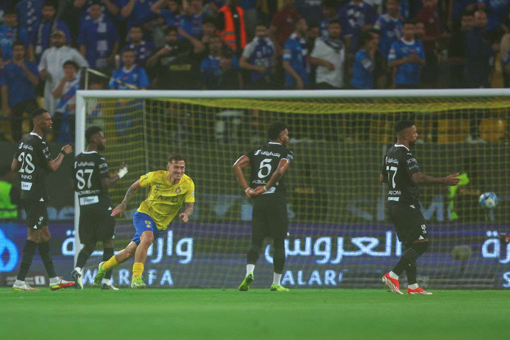 أوتافيو يحتفل بهدفه المبكر في الهلال