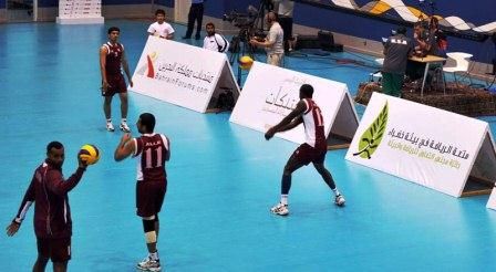 جانب من اللوحات الإعلانية عن الرياضة والبيئة في ملاعب الدورة 1