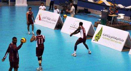 جانب من اللوحات الإعلانية عن الرياضة والبيئة في ملاعب الدورة 1