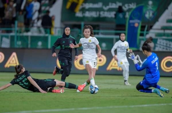 لقاء الأهلي والاتحاد بالدوري