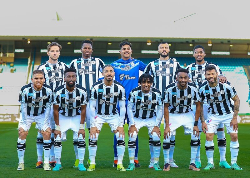 لاعبو الشباب