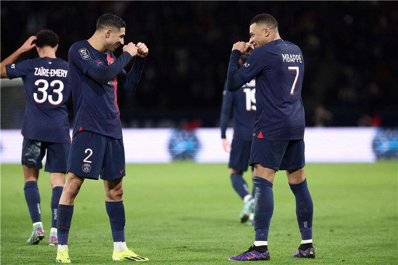 أشرف حكيمي وكيليان مبابي