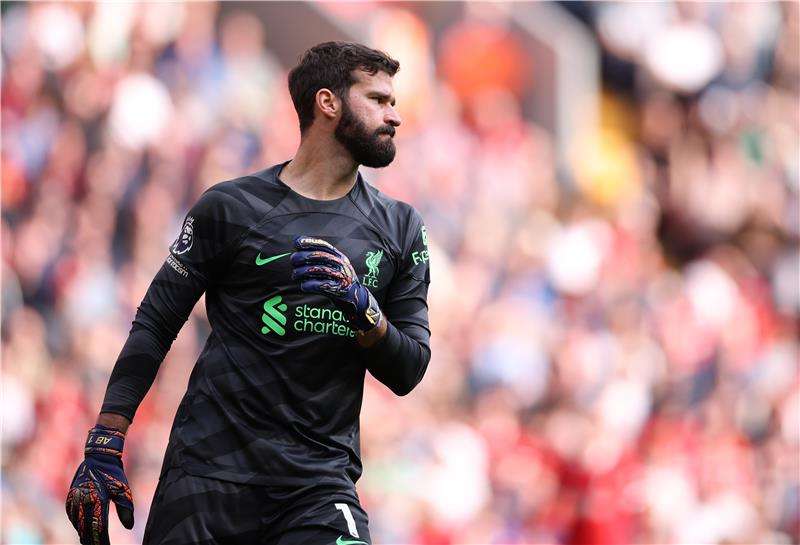 أليسون بيكر