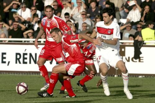 2011-10-16t172458z_01_mur103_rtridsp_3_soccer-france_reuters