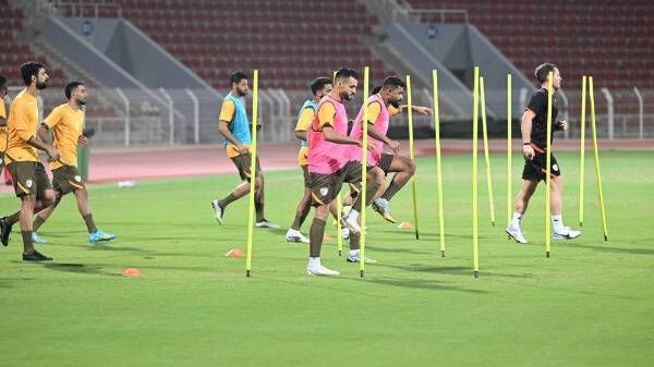 لاعبو منتخب عمان