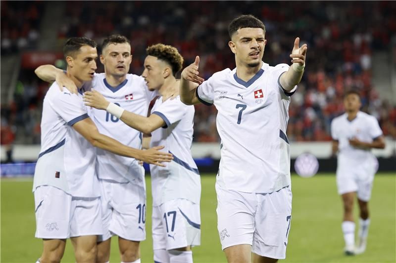 لاعبو منتخب سويسرا