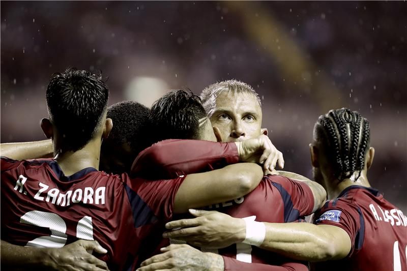 فرحة لاعبي كوستاريكا