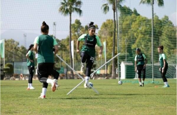 لاعبات المنتخب السعودي في معسكر إسبانيا