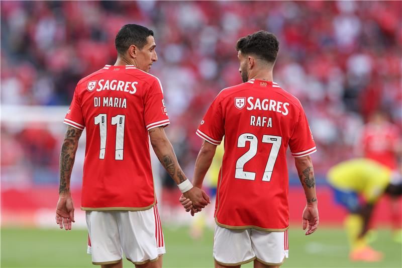 رافا سيلفا (جهة اليمين)