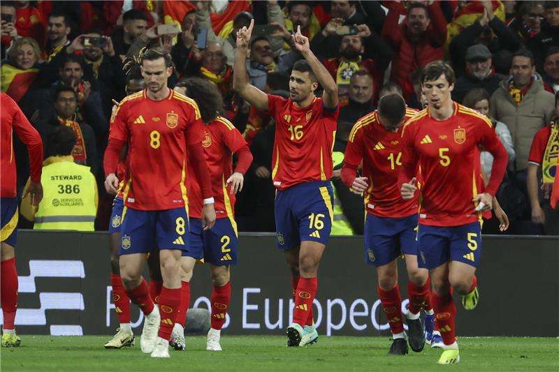 لاعبو منتخب إسبانيا