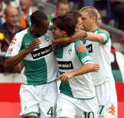 لاعبو بريمن في فرحة يتمنون تكرارها اليوم