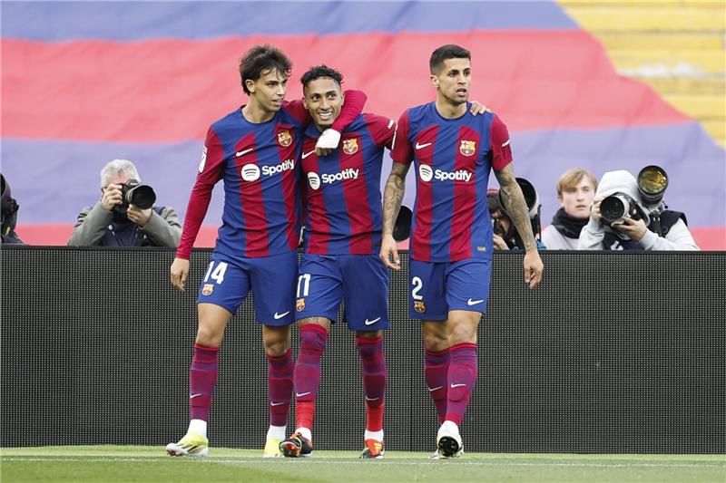 لاعبو برشلونة