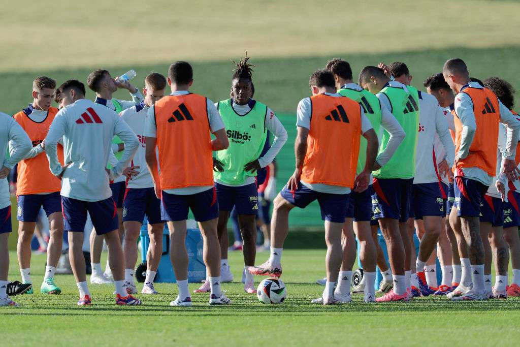 من مران منتخب إسبانيا