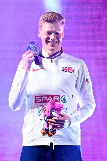 تشارلي دوبسون