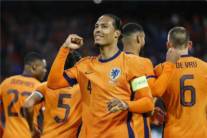 لاعبو منتخب هولندا