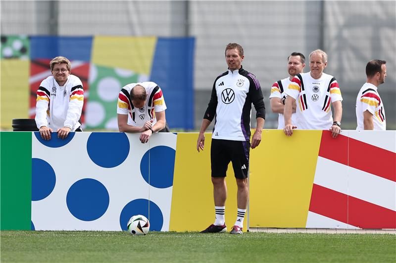 جوليان ناجلسمان