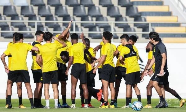 لاعبو اتحاد جدة