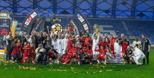 من تتويح شباب الأهلي