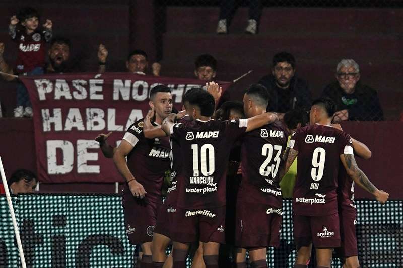 لاعبو لانوس