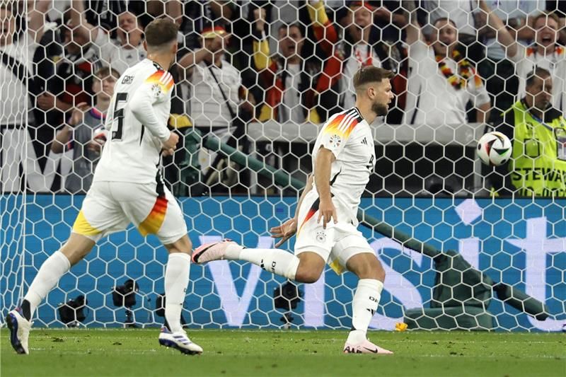 نيكلاس فولكروج