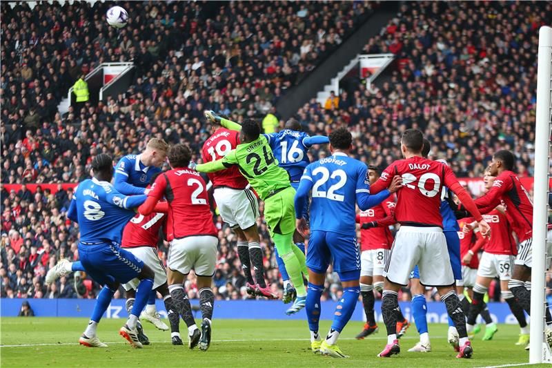 من لقاء سابق بين إيفرتون ويونايتد