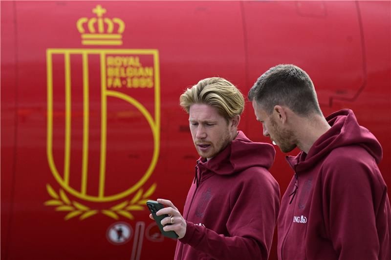 فيرتونخن مع زميله كيفين دي بروين