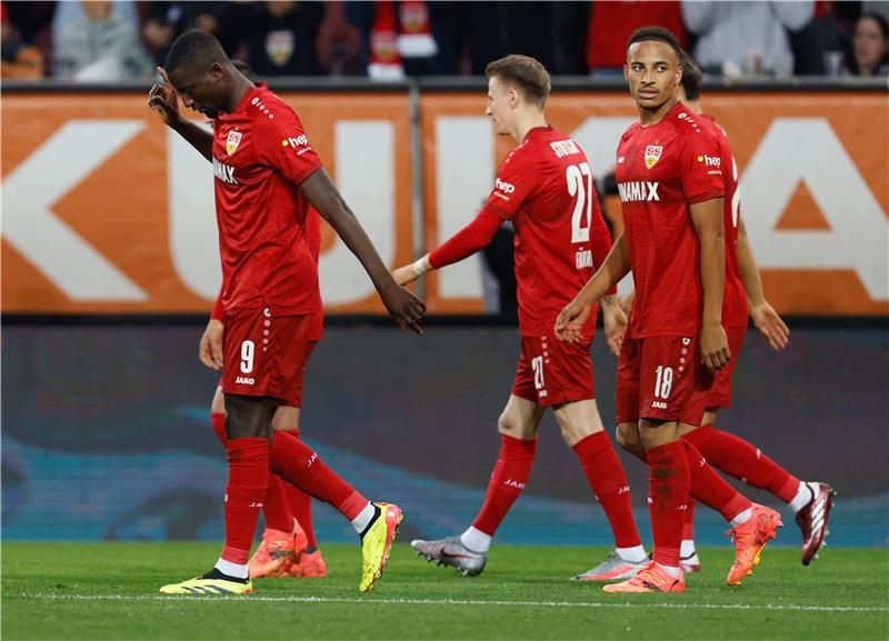 لاعبو شتوتجارت