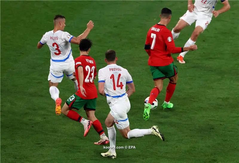 ?i=epa%2fsoccer%2f2024-06%2f2024-06-18%2f2024-06-18-11420963_epa