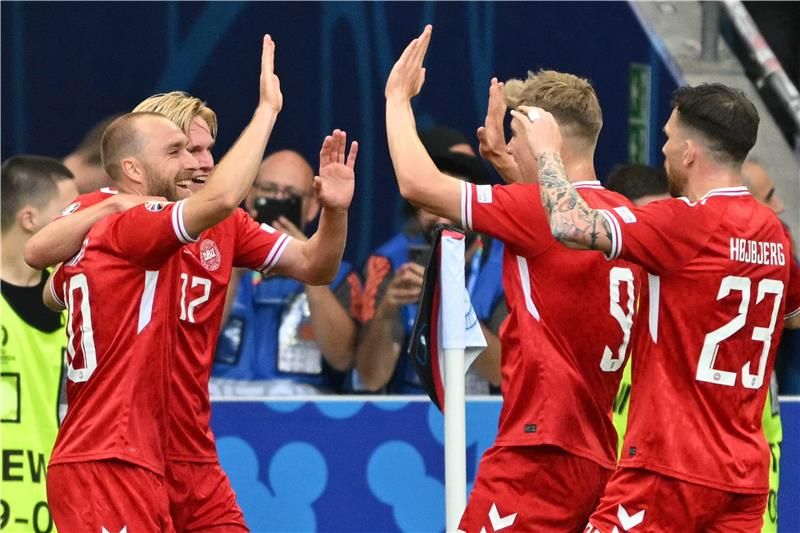 لاعبو المنتخب الدنماركي