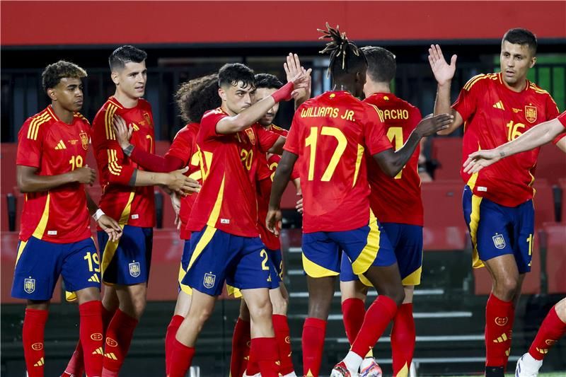 لاعبو منتخب أسبانيا