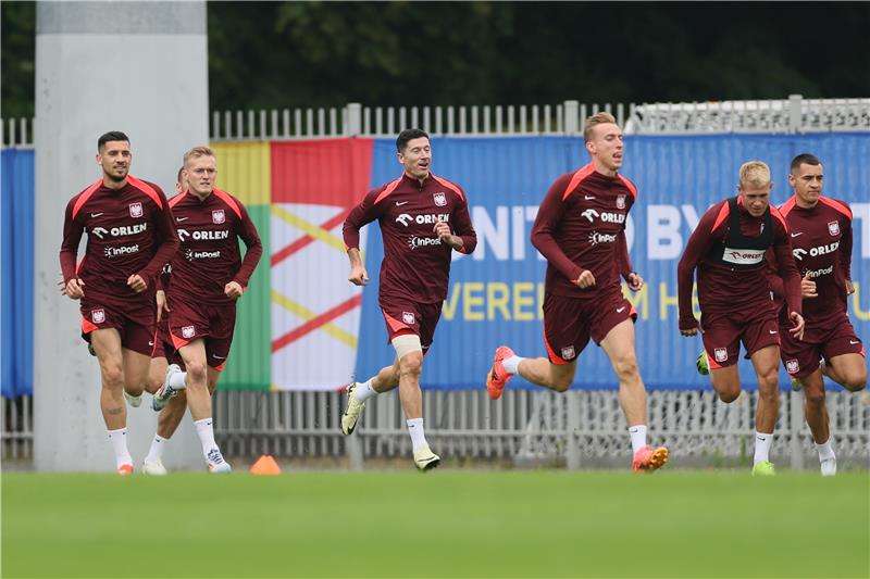 لاعبو منتخب بولندا