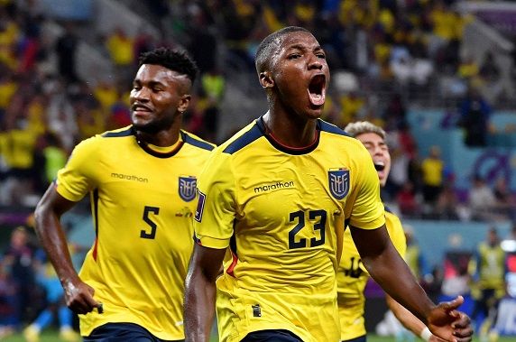 لاعبو الإكوادور