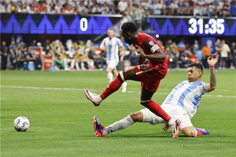 ألفونسو ديفيز