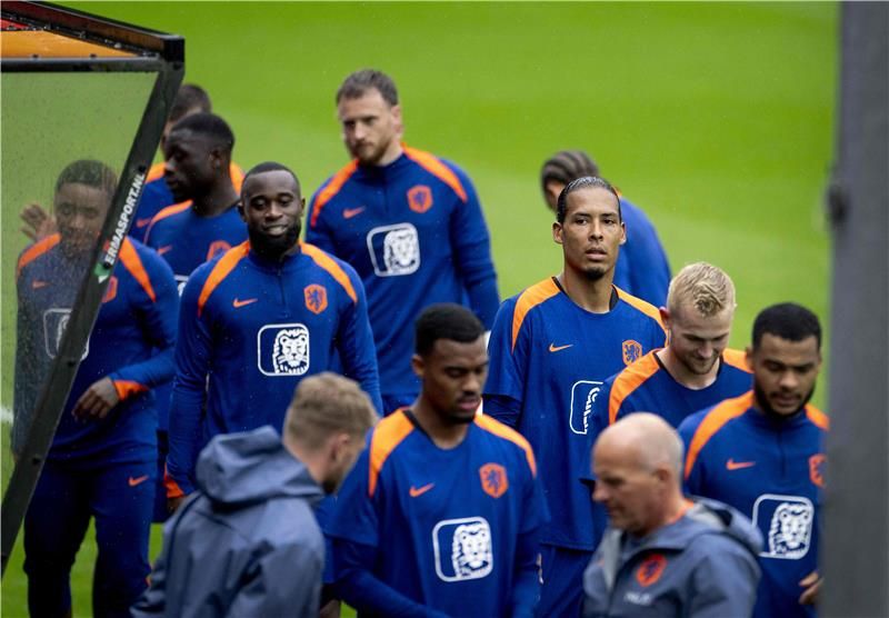 لاعبو هولندا