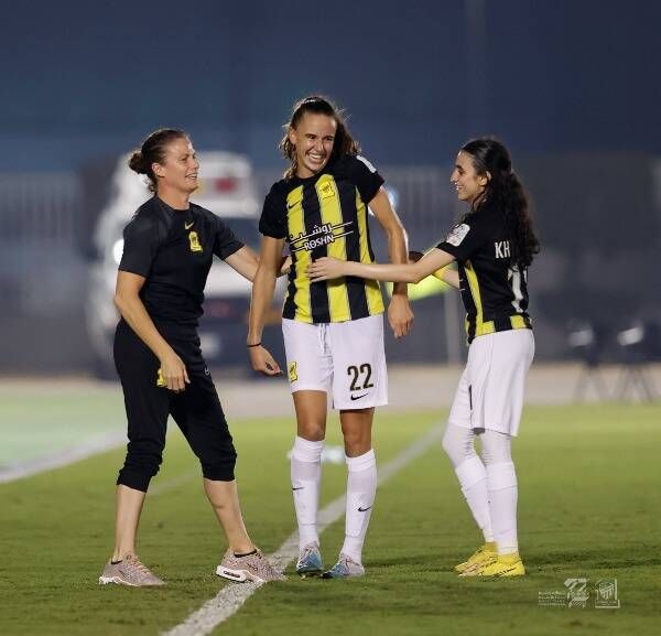 الأمريكية كيلي ليندسي مع الاتحاد