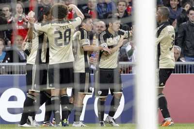 2011-10-18-00000102971427