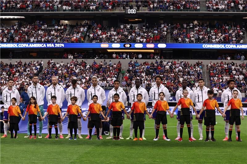 لاعبو منتخب أمريكا