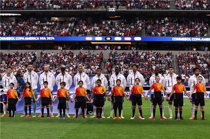 لاعبو منتخب أمريكا