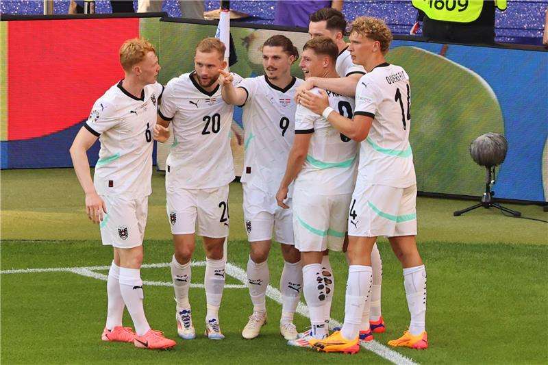 فرحة لاعبي النمسا