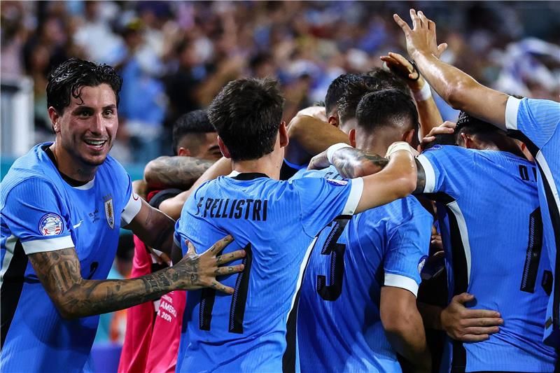 لاعبو منتخب أوروجواي