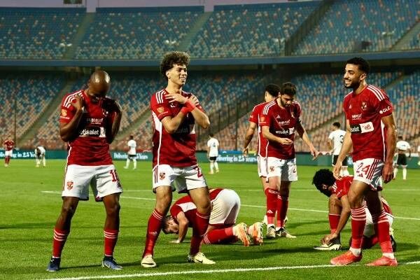 لاعبو الأهلي