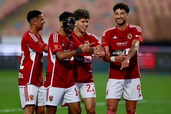 لاعبو الأهلي