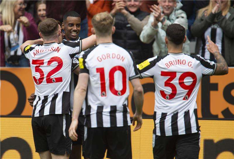 لاعبو نيوكاسيل