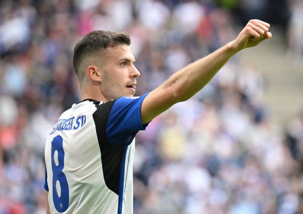 لاسزلو بينيس