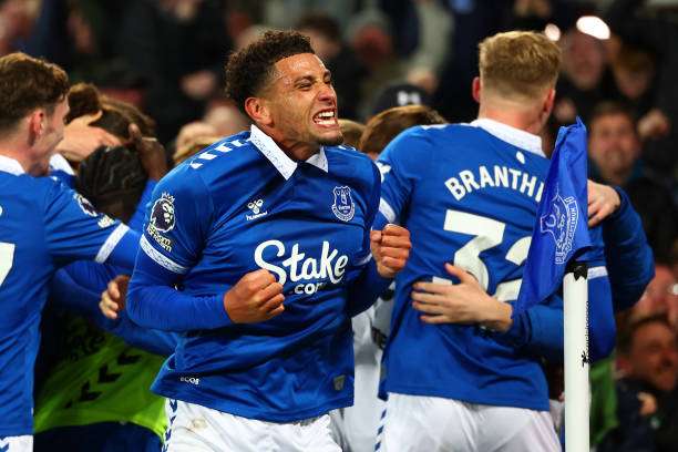 لاعبو إيفرتون