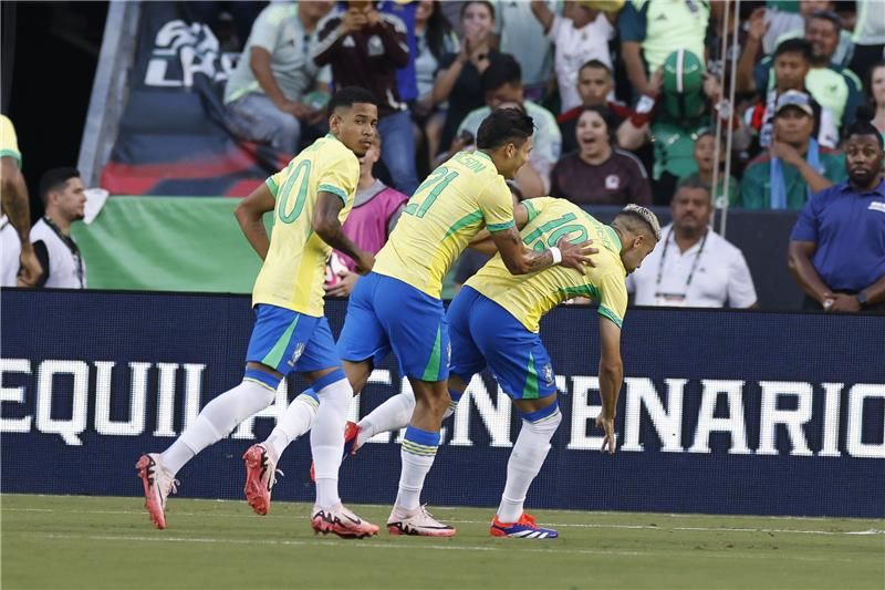 فرحة لاعبي البرازيل