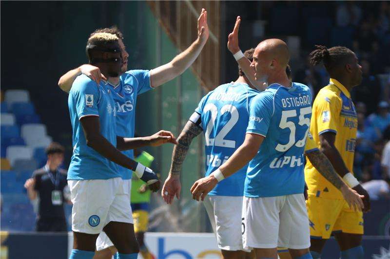 لاعبو نابولي