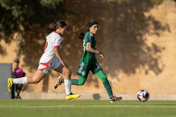 لقاء السعودية ولبنان للناشئات