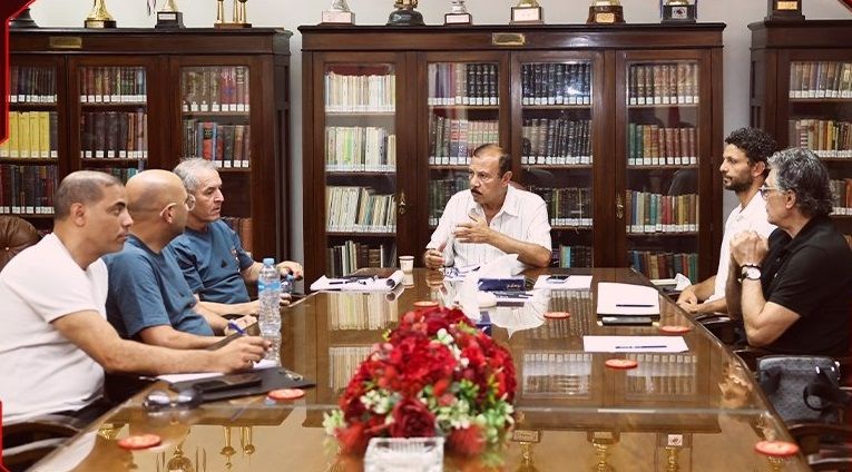 من الإجتماع