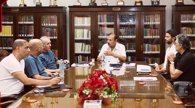 من الإجتماع